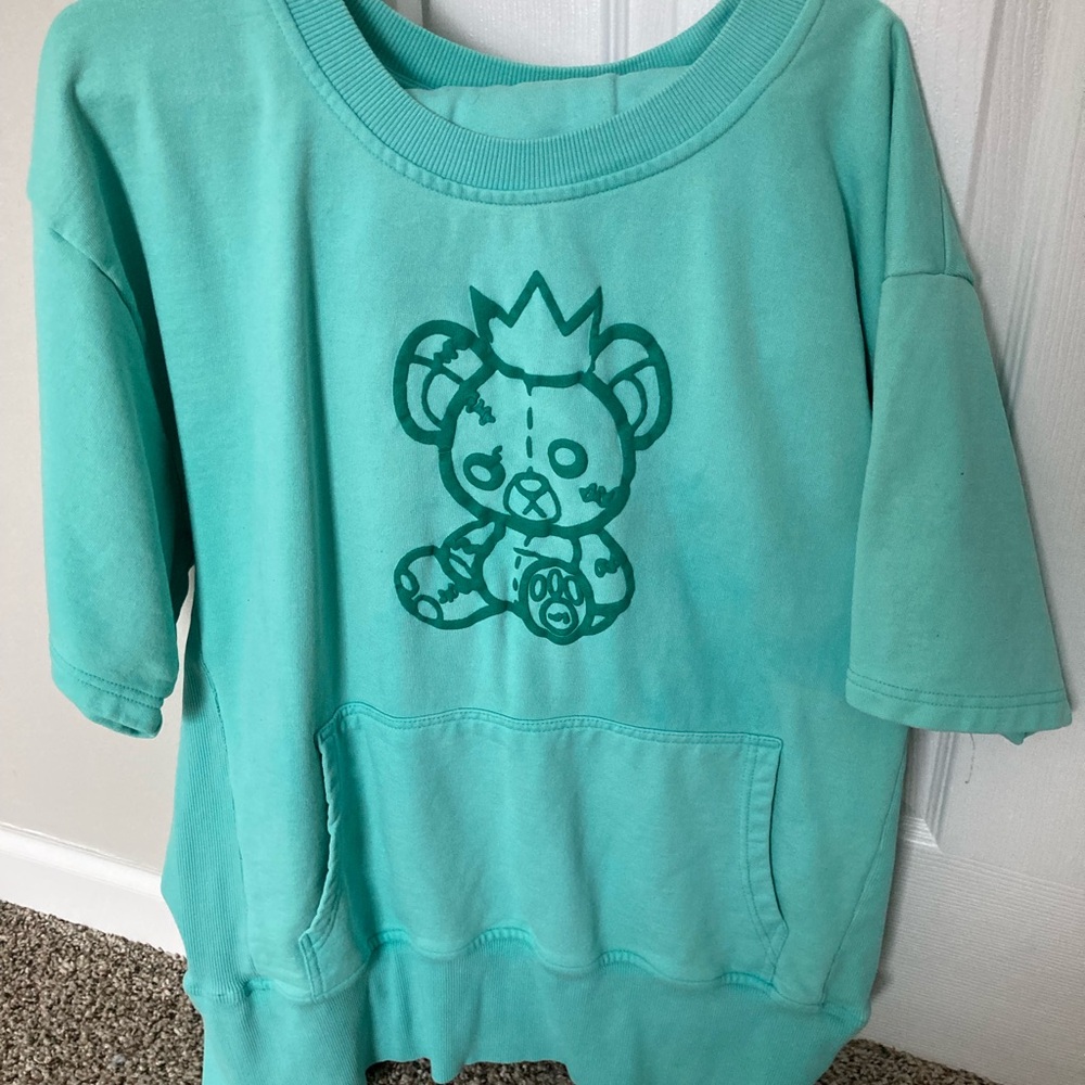 Wild Things Clothing Brand mens sweat suit matching shirt and shorts.  Size XL